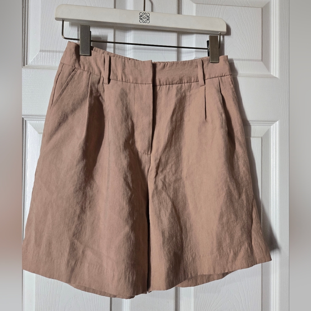 Zara Perfect Pleated Short Small